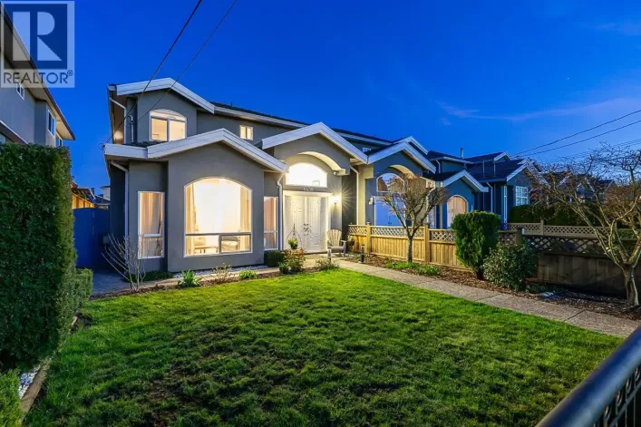 8438 14TH AVENUE, Burnaby