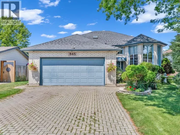 845 SUPERIOR STREET, LaSalle