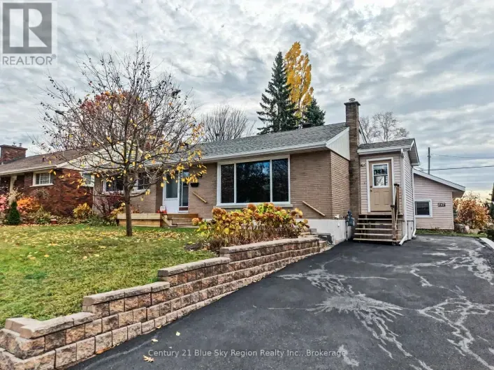 847 VIMY STREET, North Bay