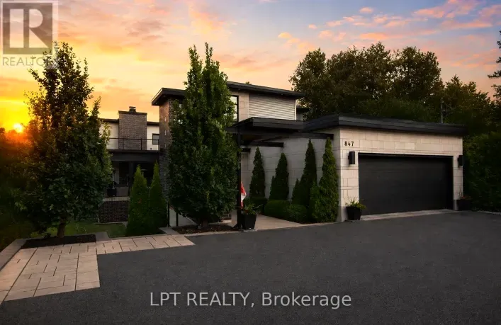 847 WALKLEY ROAD, Ottawa