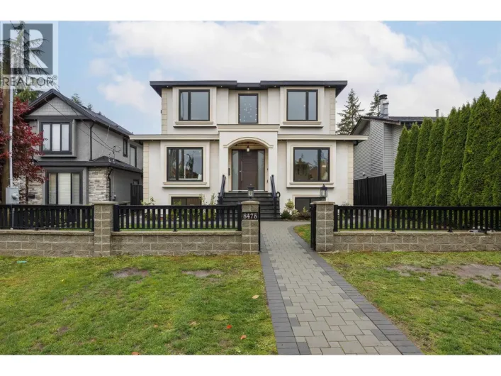 8475 12TH AVENUE, Burnaby