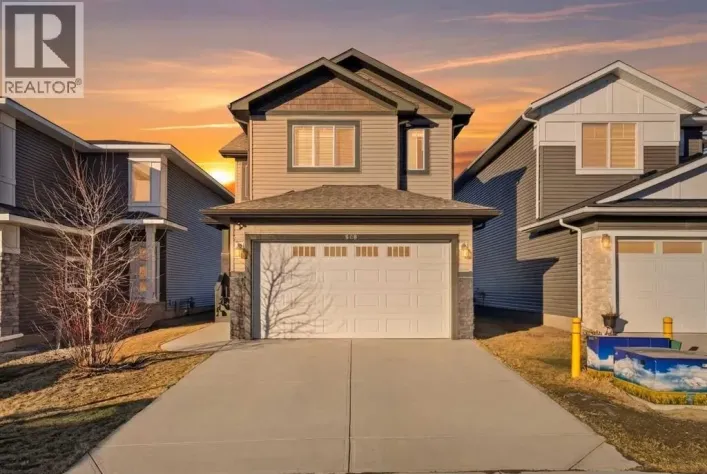 848 Lakewood Circle, Strathmore