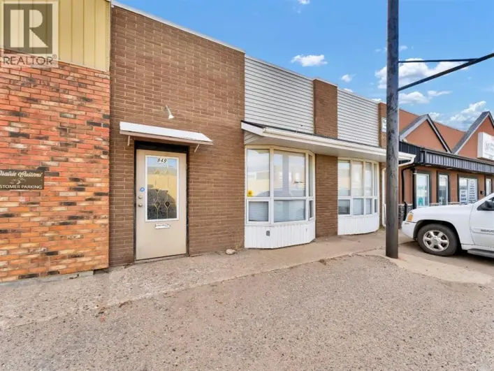 849 16 Street SW, Medicine Hat