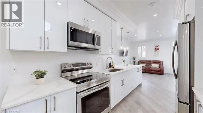 85 ALBANY Avenue, Hamilton