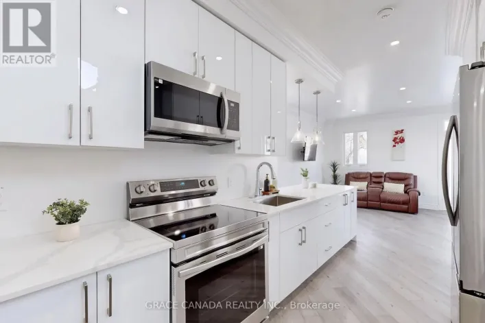 85 ALBANY AVENUE, Hamilton