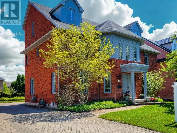 85 MEADOWLANDS BOULEVARD, Hamilton
