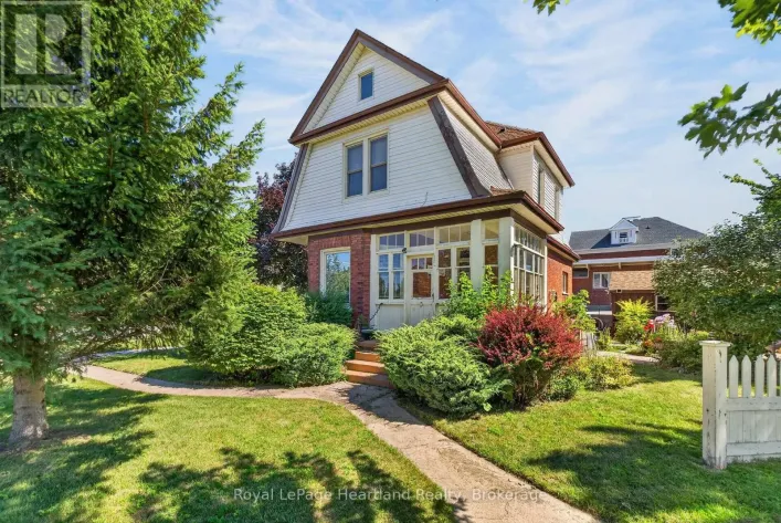 85 MONTREAL STREET, Goderich)