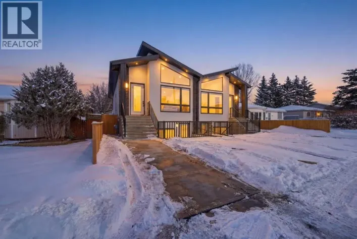 8518 33 Avenue NW, Calgary