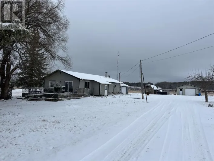 851-855 HWY 11, Pinewood