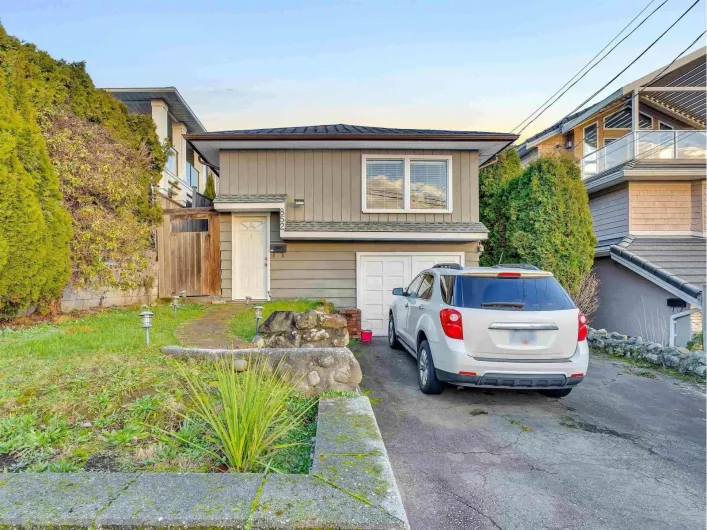 852 STEVENS STREET, White Rock