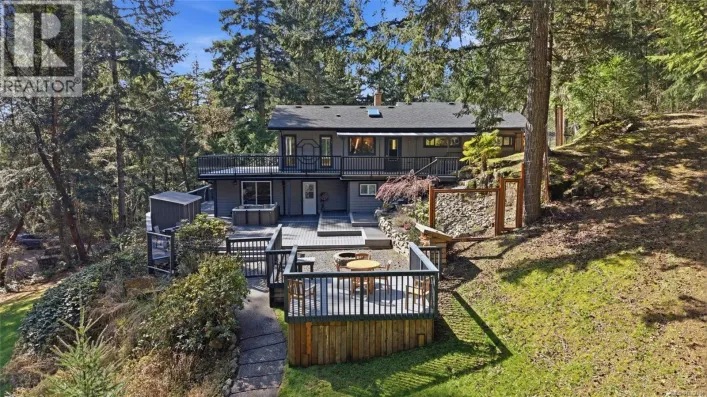 852 Walfred Rd, Langford