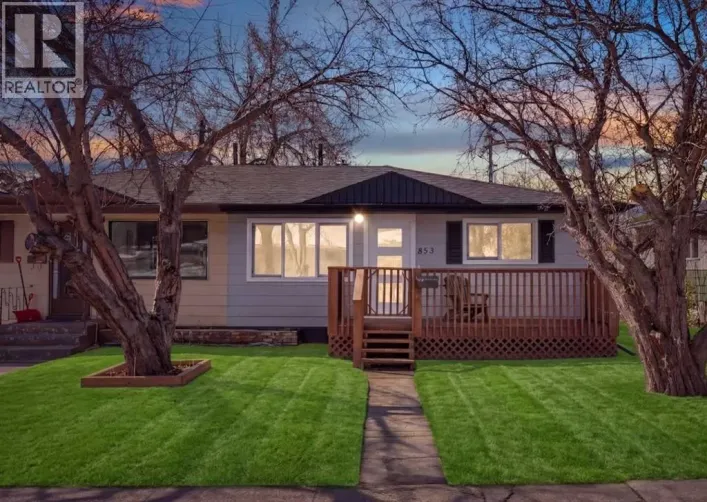 853 Northmount Drive NW, Calgary