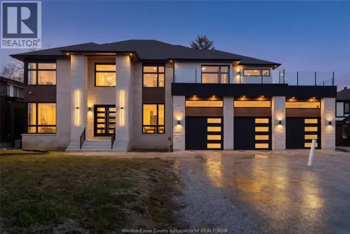 8535 RIVERSIDE DRIVE East, Windsor