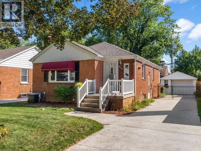 854 BELLEPERCHE PLACE, Windsor