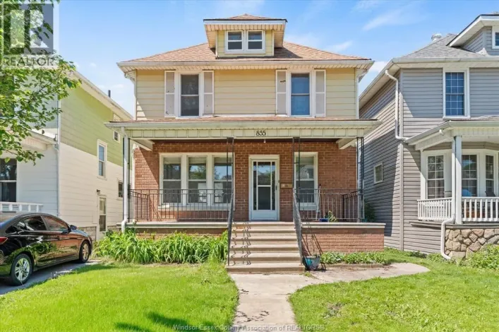 855 HALL AVENUE, Windsor
