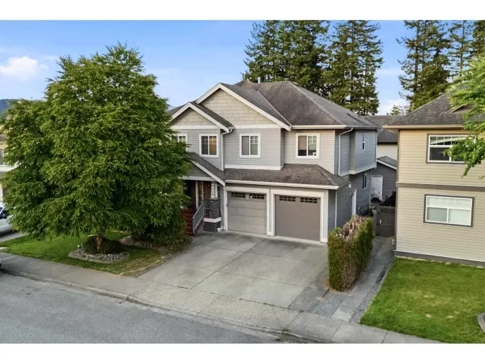 House for sale: 8558 FENNEL STREET, Mission