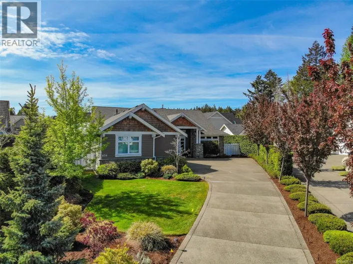 856 Bluffs Dr, Qualicum Beach