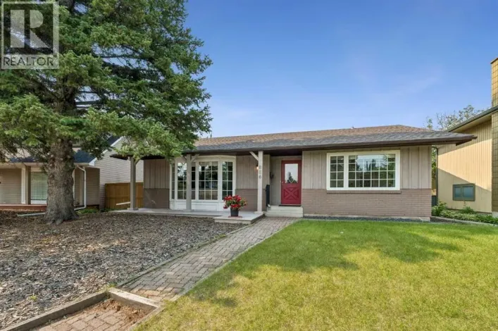 856 Lake Twintree Crescent SE, Calgary