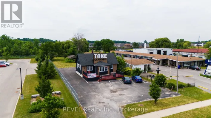 8568 LUNDYS LANE, Niagara Falls