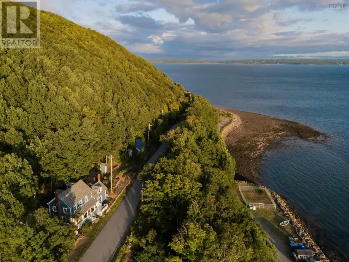 857 Granville Road, Victoria Beach