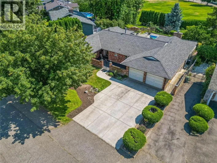 House for sale: 857 ORCREST Drive, Kamloops