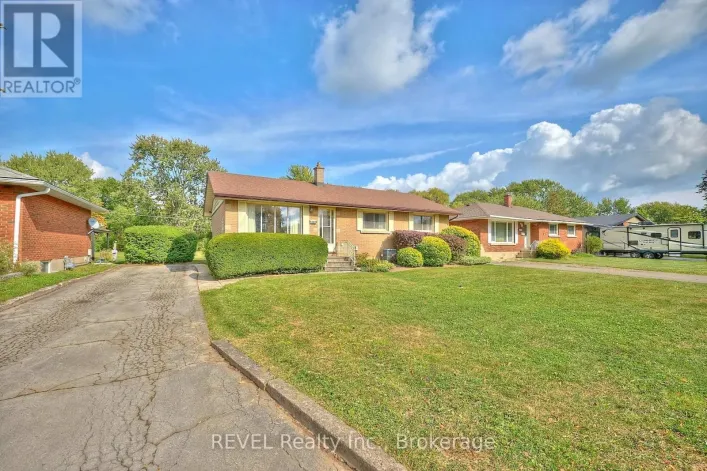 8580 CHAMPLAIN DRIVE, Niagara Falls