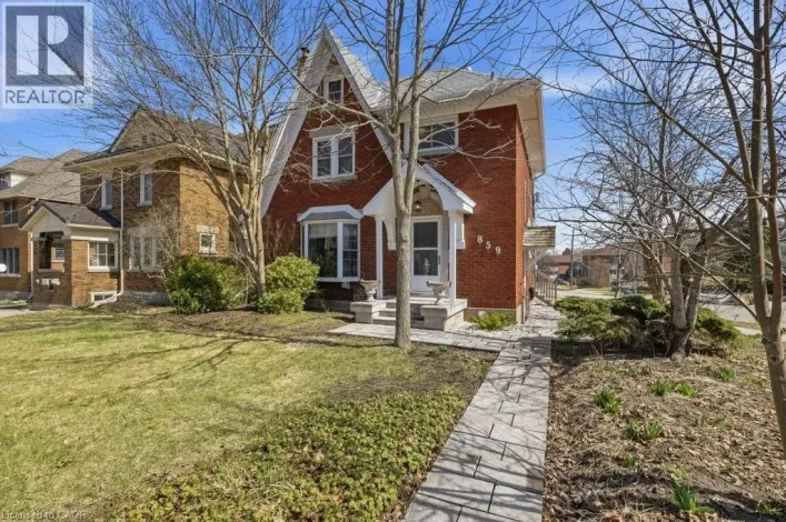 859 QUEEN'S Boulevard, Kitchener