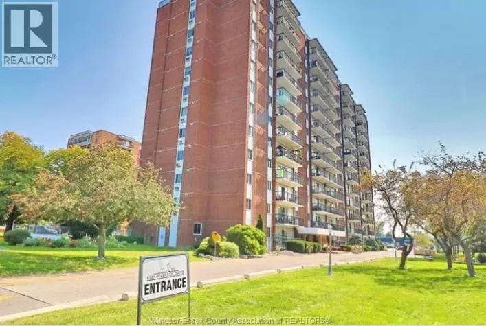 8591 Riverside DRIVE Unit# 711, Windsor