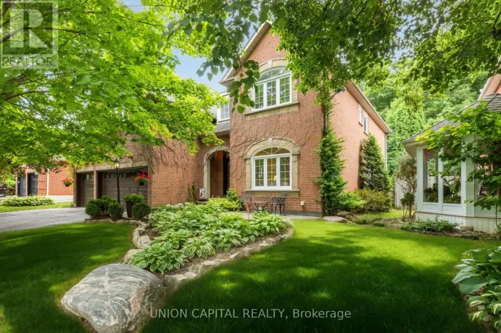 86 CHARING CRESCENT, Aurora