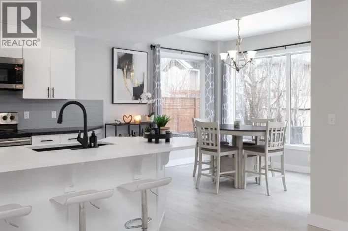 86 Cougarstone Court SW, Calgary