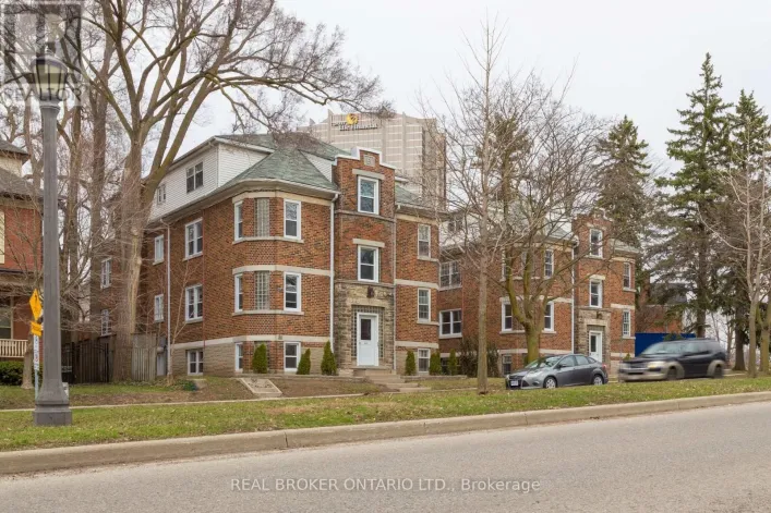 86 UNION BOULEVARD, Kitchener