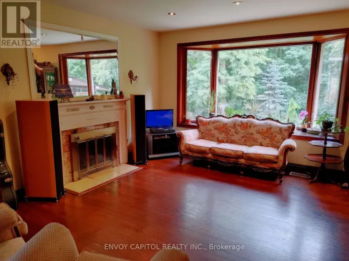 86 WEST DEANE PARK DRIVE, Toronto