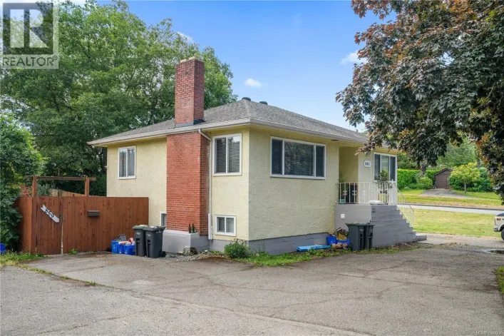 861 Tillicum Rd, Esquimalt