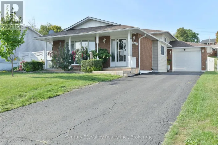 862 KEDROSKY DRIVE, Renfrew