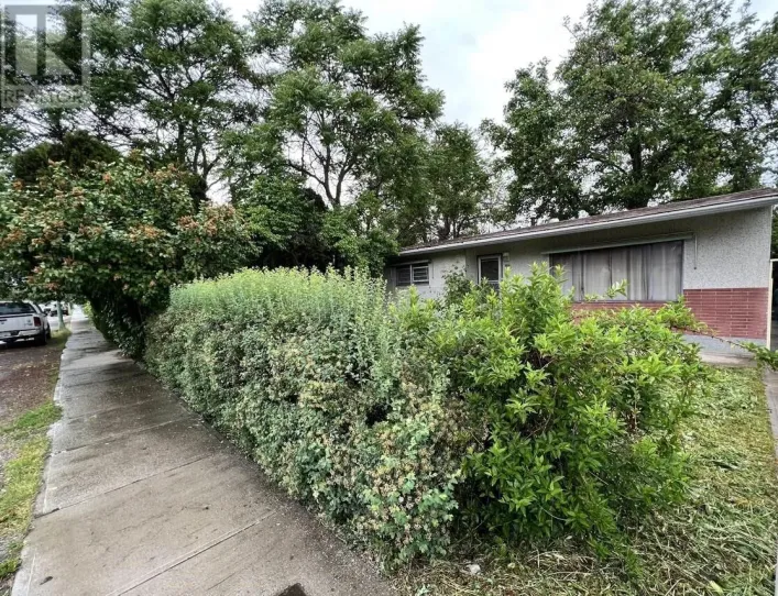 864 Lawson Avenue, Kelowna