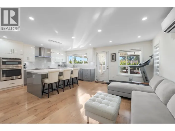 8649 11TH AVENUE, Burnaby