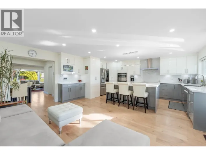 8649 11TH AVENUE, Burnaby