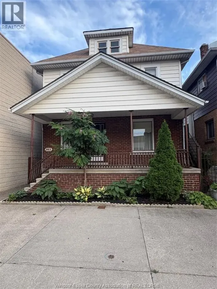 865 ERIE STREET, Windsor
