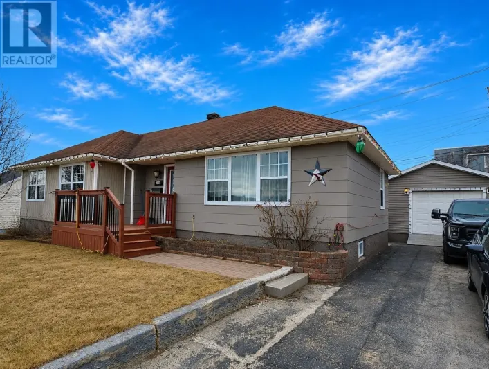 865 Hudson Drive, Labrador City