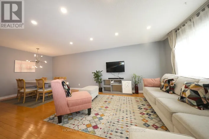 865 VICKI DRIVE, Pickering