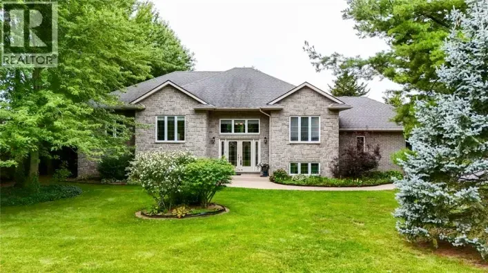 8653 VANCE DRIVE, Lambton Shores