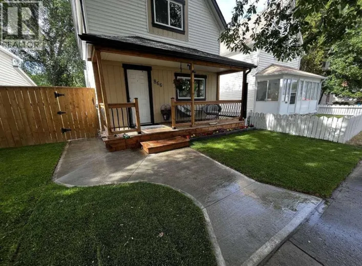 866 Balmoral Street SE, Medicine Hat