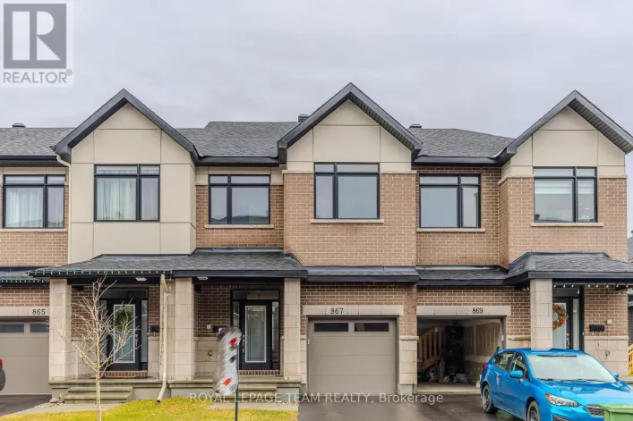 Row / Townhouse for sale: 867 ANCIANO CRESCENT, Ottawa