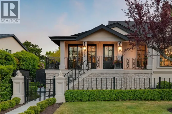 867 Victoria Ave, Oak Bay