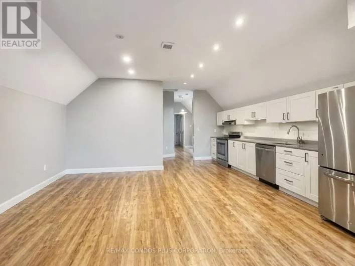 869 BEACH BOULEVARD, Hamilton