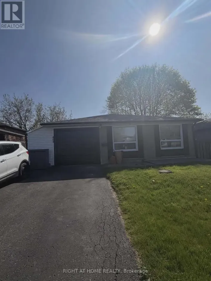 869 GRENOBLE BOULEVARD, Pickering