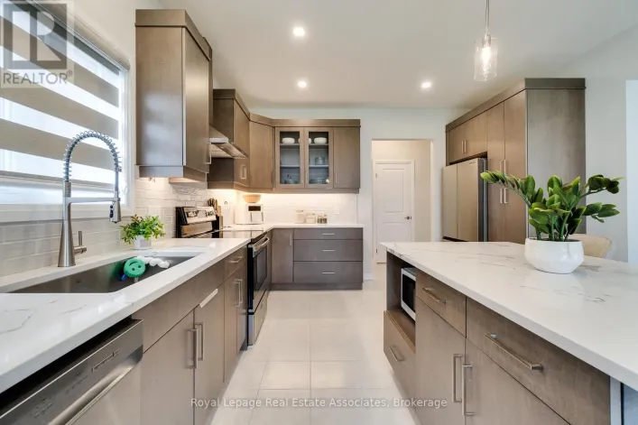 87 ACACIA ROAD, Pelham