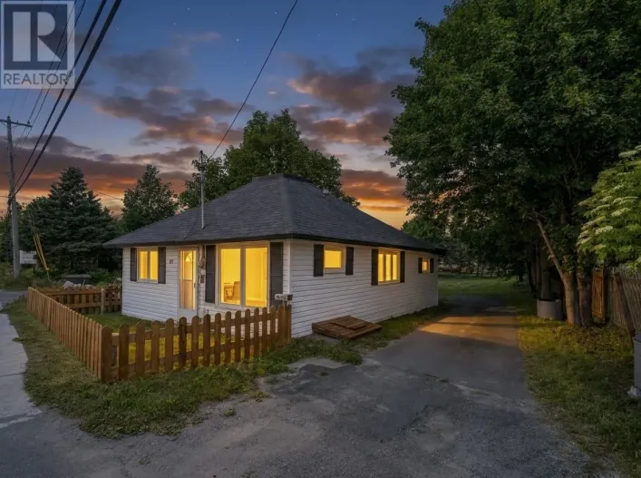 87 Conception Bay Highway, Bay Roberts