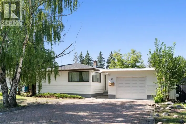 87 Hillgrove Drive SW, Calgary
