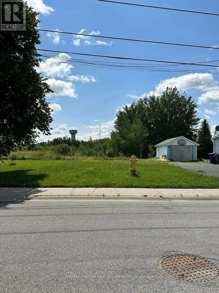 87 HOLLYWOOD AVENUE, Smooth Rock Falls